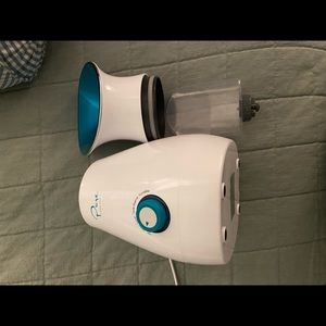 Facial steamer